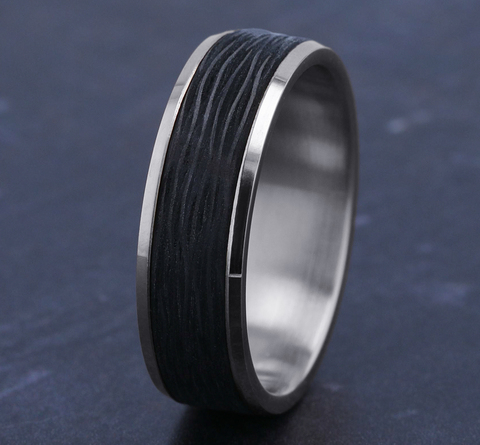 Ring THE ONYX