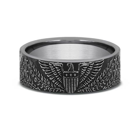 Ring THE EAGLE CREST